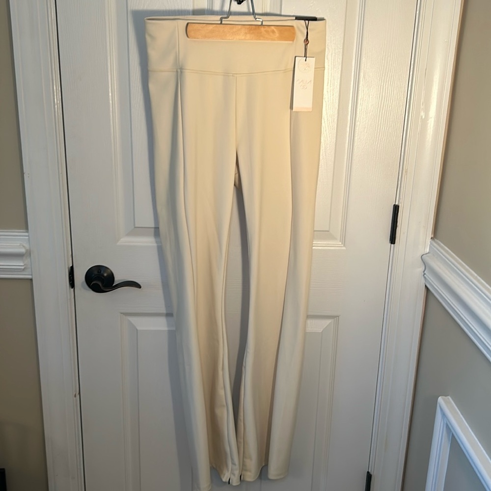 Calia Journey Collection High-Rise Flare (L) NWT